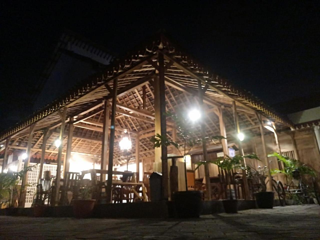 Diaga Grha Hotel Jogjacarta Exterior foto